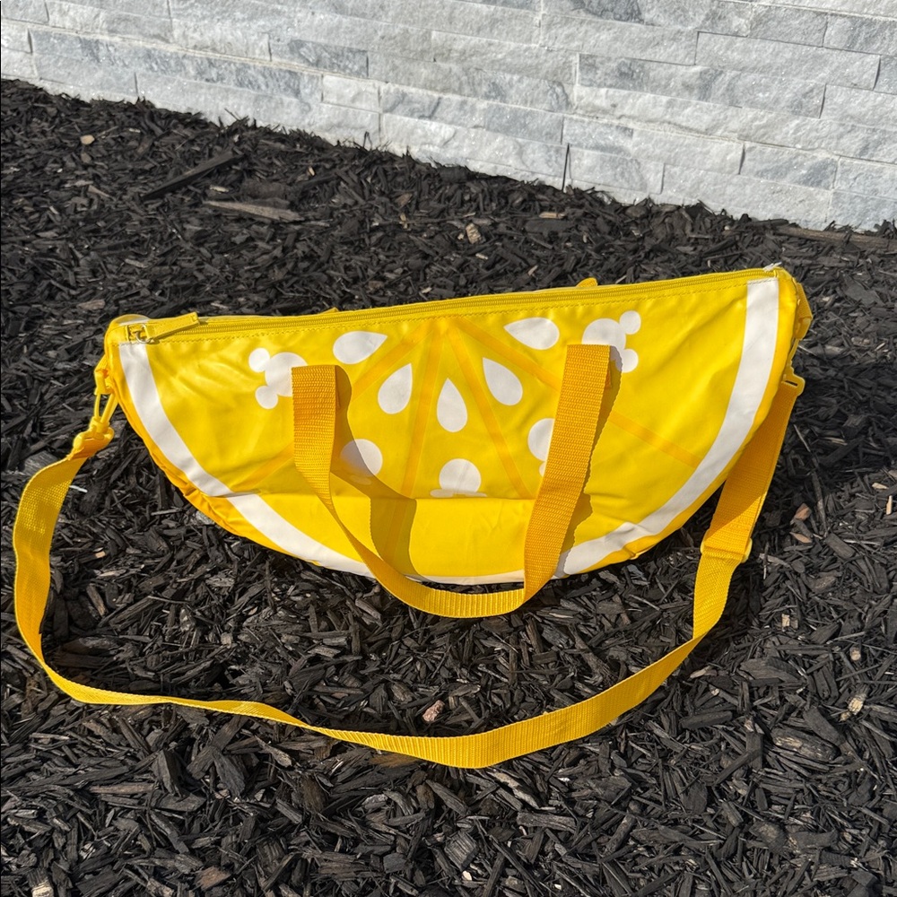 Disney Yellow Lemon Slice Cooler Bag🍋